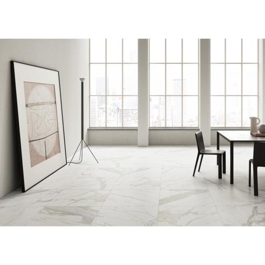 marvany hatasu greslap feher vilagos modern nappali terasz marvany mintas minosegi burkolat padlolap jarolap fioranese marmorea.jpg